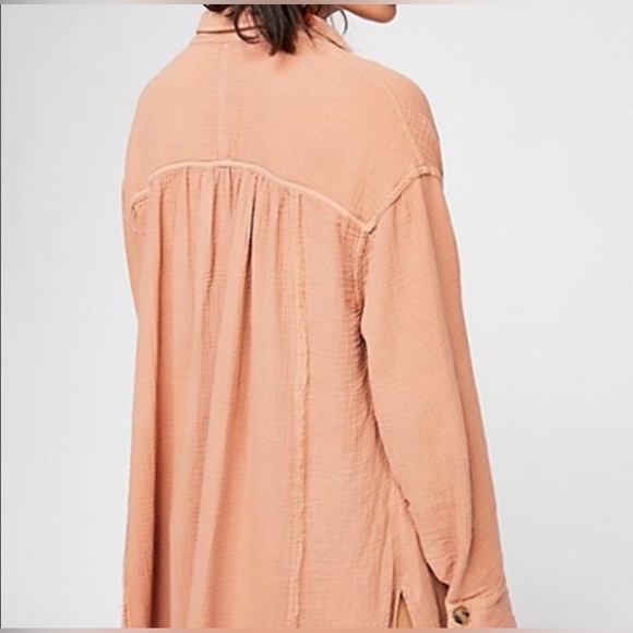 GUC Free People- All About The Feels Button Down in Peach. Size M - Picture 2 of 8